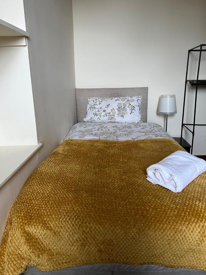 4 Bed Bungalow Near Airport Édimbourg Extérieur photo